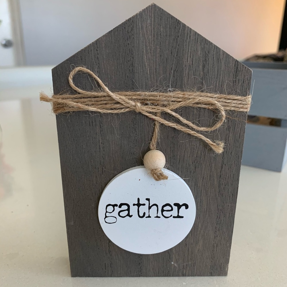 4/$25 NWT Rustic Farmhouse Gather Decor